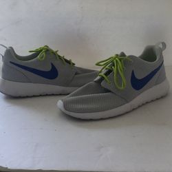 Nike Women Sneakers. Nextiva. Gray/blue With Green Shoelaces. Size 7