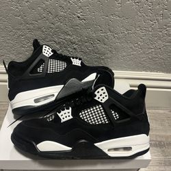 Jordan 4 White Thunder 
