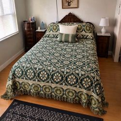 Turkish-style reversible woven bedspread/blanket