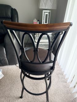 2 Barstools