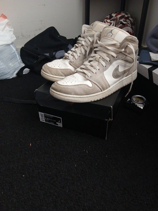 Jordan 1 Mid SE