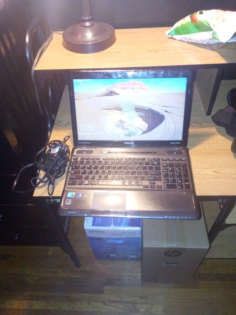 Toshiba Laptop With Charger 