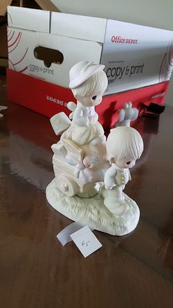 Precious Moments Figurines