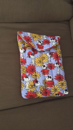baggu peanuts  laptop sleeve