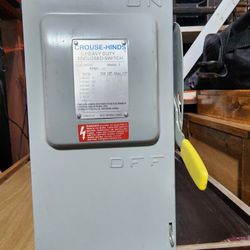 Heavy Duty Enclosed Switch