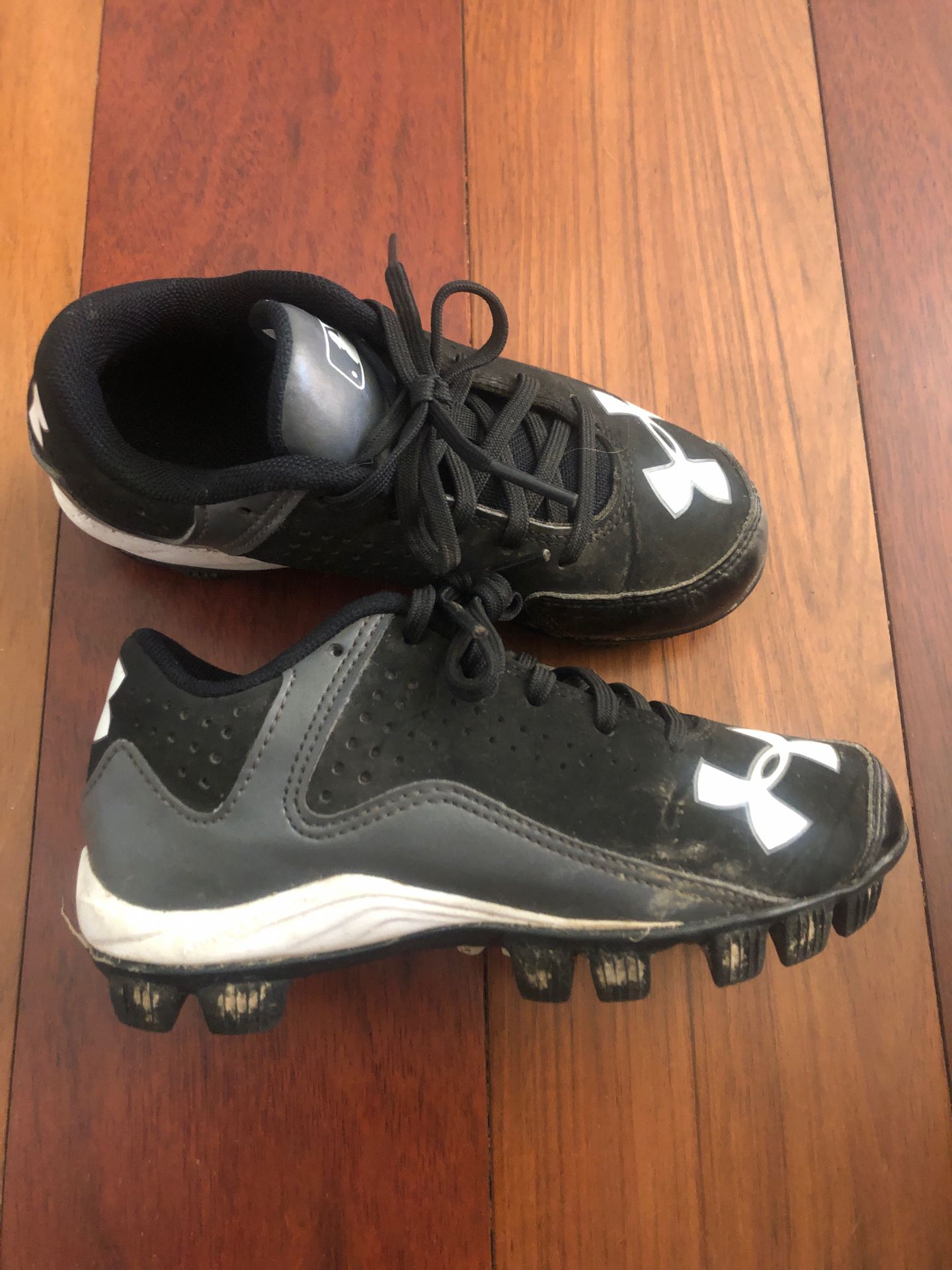 Boys Youth Under Armour Cleats