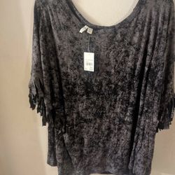 Black Pullover Blouse With Shaggy Sleeves