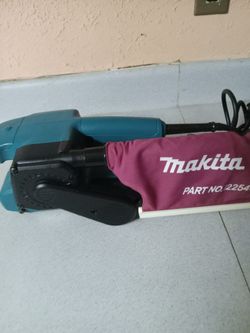 MAKITA SANDER MACHINE  BELT SIZE 3X18 WORK GREAT 