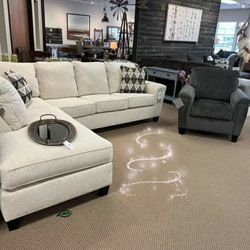 $10 Payment ✌️Abinger 2-Piece Sectional  Sleeper  with Chaise