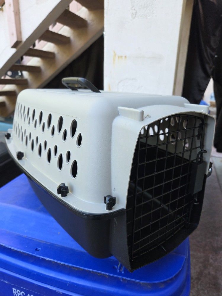 $20.00 NEW PET CARRIER. 