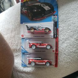 Hot wheel setup 3 Mazda MX5 meadows 1 black 1 and 2 red all new on car