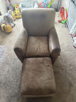 Free Leather Chair And Ottoman