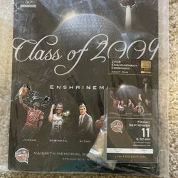 Basketball HOF Class Of 09 Collectibles 