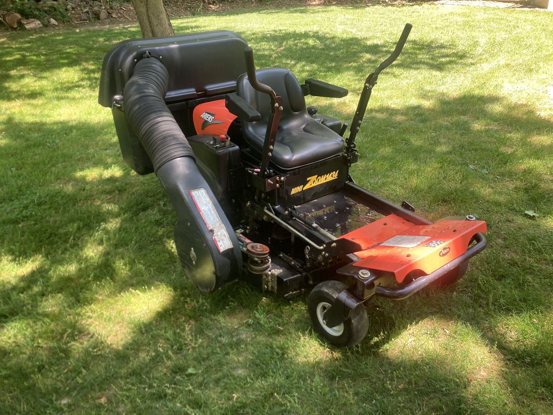 Ariens Zero Turn Mower W double Bagger for Sale in New Holland PA