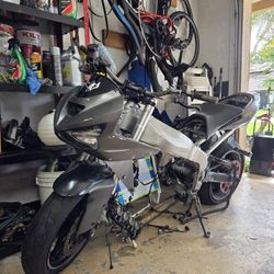 2004 636 Stunt Bike Roller With Motor Apart