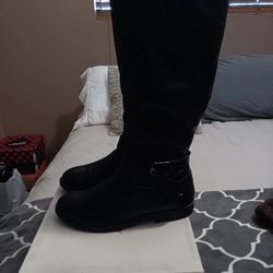 Women Boots Size 8