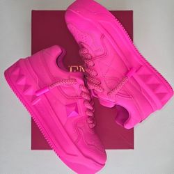 VALENTINO Roman Stud Leather Sneaker