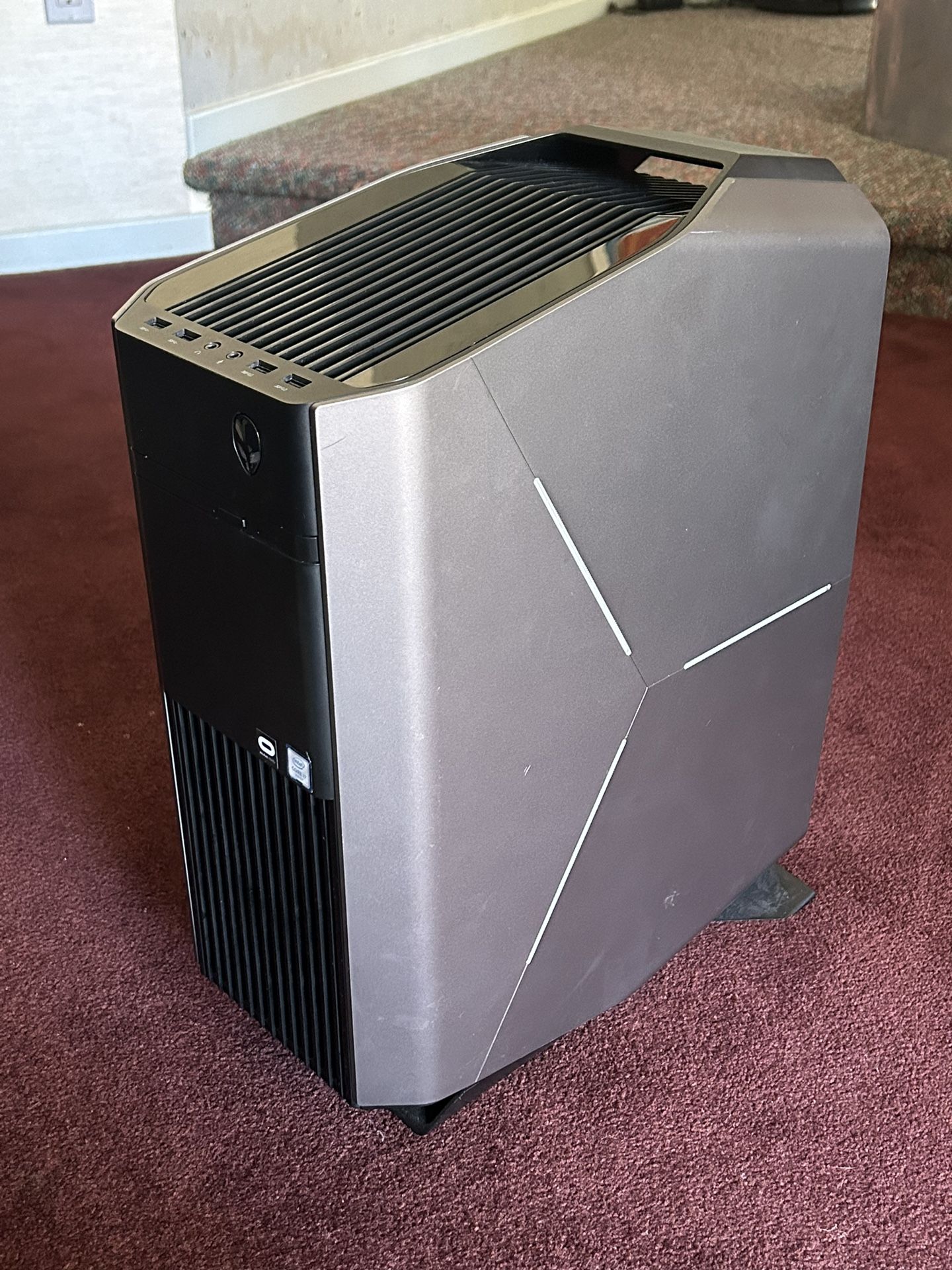 Alienware Gaming Desktop – i7 6700, GTX 1070, 16GB RAM, 256GB SSD