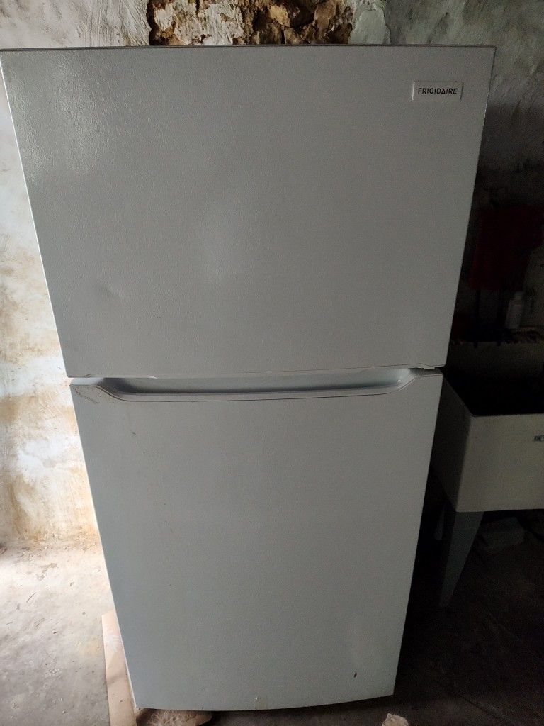 Frigidaire Refrigerator