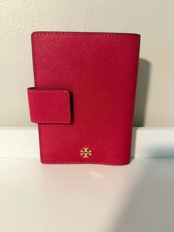 Tory Burch Robinson Passport Holder – Pink – New with Tags