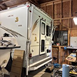 990 Arctic  Fox 02 Camper