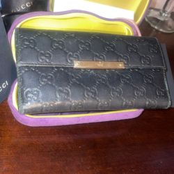 Authentic Gucci Wallet”Black n Beautiful”