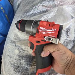 Milwaukee 12v Hammer Drill Used Twice Almost New Tool Only $50 No Low Ball Pick Up Only Área Jersey Village 77O41 