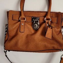 BEAUTIFUL LEATHER BAG Michael Kors