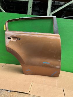 REAR DOOR  KIA SPORTAGE RIGHT SIDE  2017 2018 2019 2020 2021  OEM