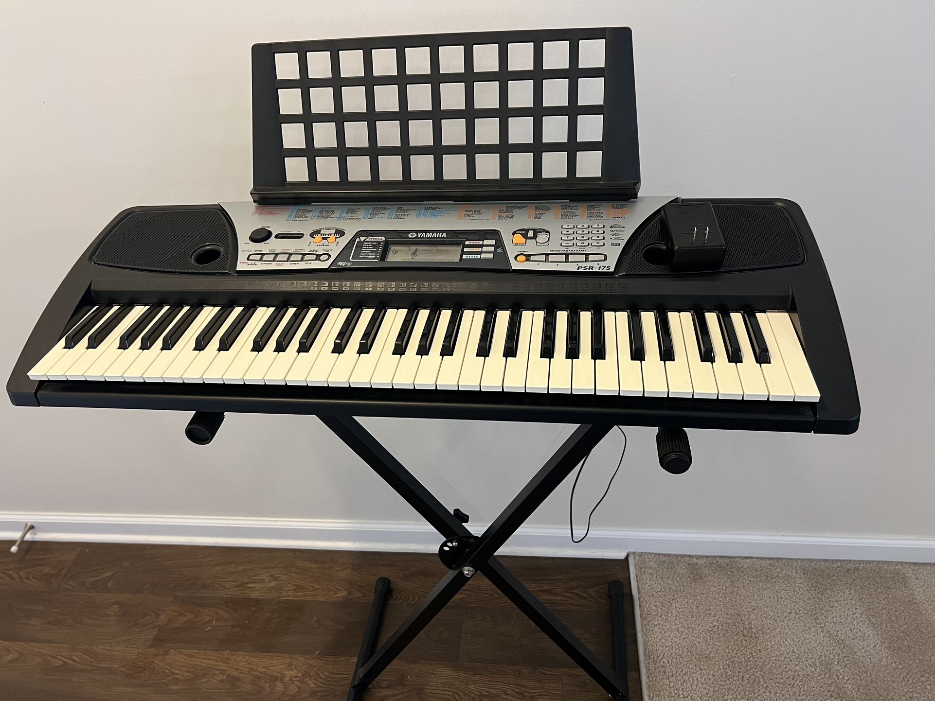 Yamaha PSR-175 Electronic Keyboard 61 Keys W/AC Adaptor-Tested