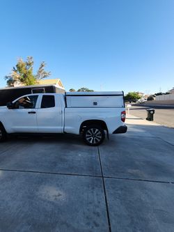 Camper shell