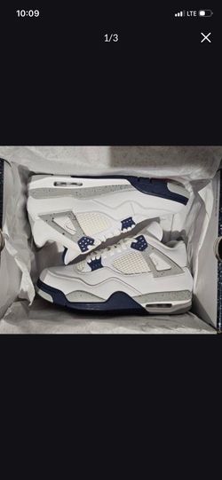 Jordan Retro 4 White Midnight Navy 2022  Size 10 Brand New