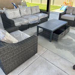 brand new patio set