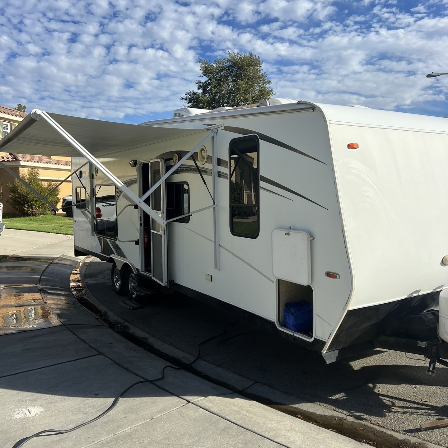 2014 Attitude 27ft Toyhauler 25,500$clean Title