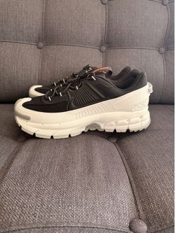 Nike Vomero roam Size M9.5/W11