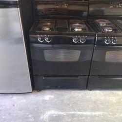 WHIRLPOOL GAS STOVE BLACK