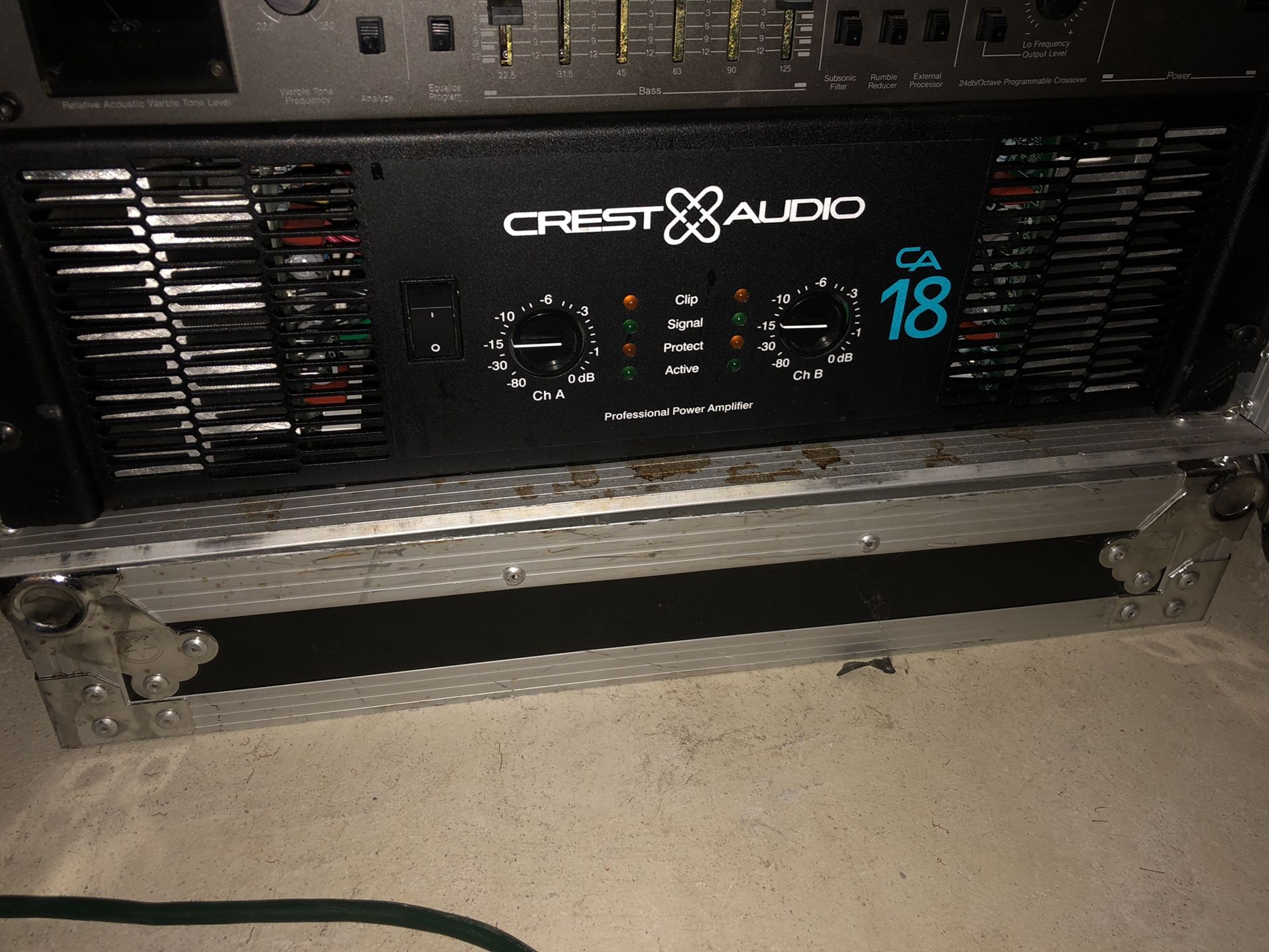 Crest Audio CA18 amplifier