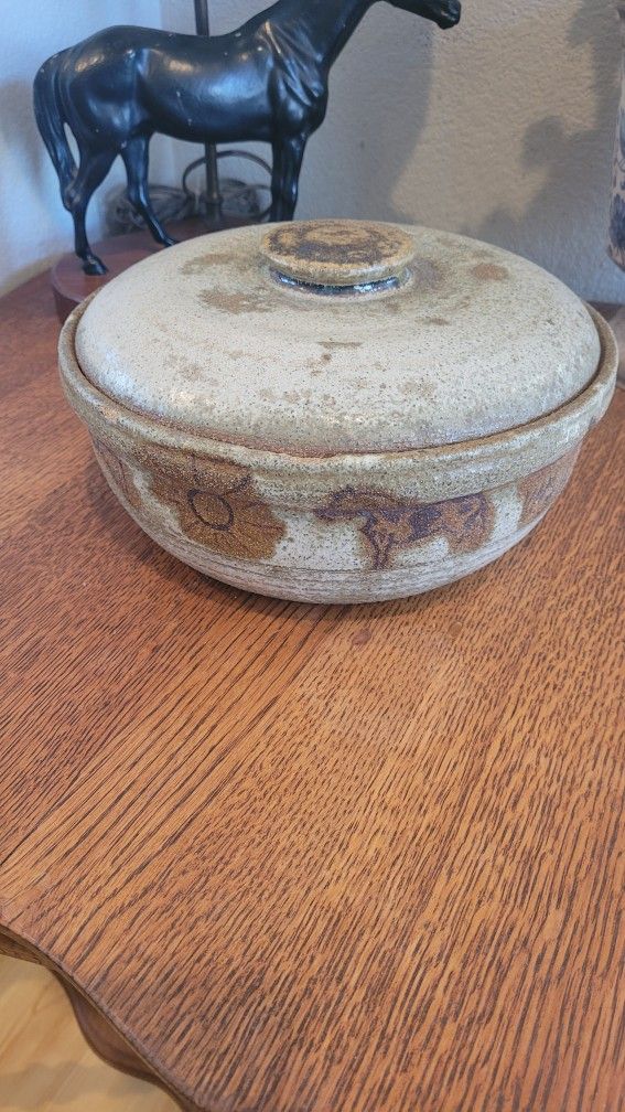 Studio Art Stone Ware Bowl With Lid 