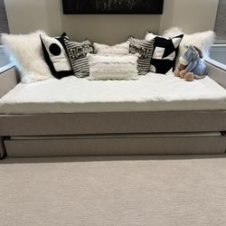 Futon With Pullout
