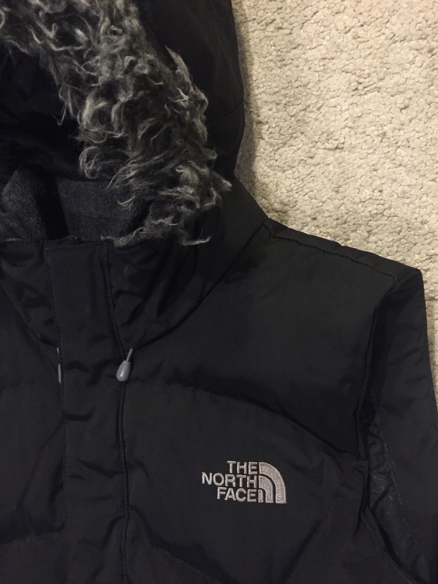 NORTH FACE / "PRODIGY" 600 Down Puffy Vest Coat Jacket w/ Fur Hood / SIZE: Women's Small / Excellent Condition!! / Black & Gold