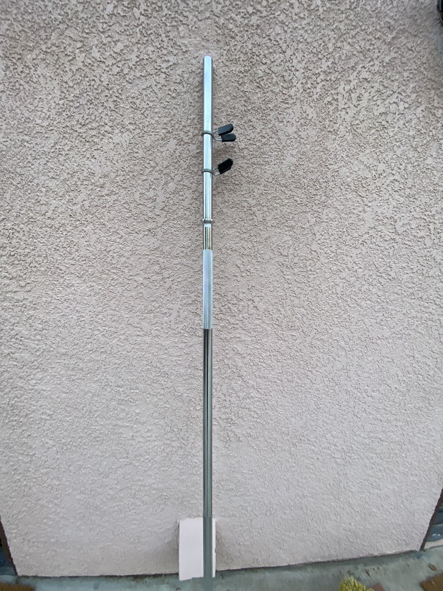 FOUR 45lb Workout Plates Plus 15lb Standard Bar And Clips (GREAT CONDITION) 