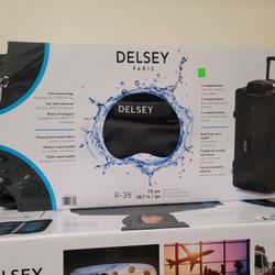 Delsey rolling duffle bag

$98 FIRM 