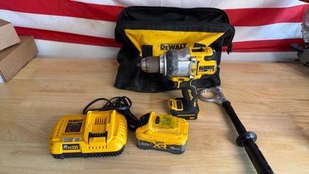 DeWalt 20V XR Brushless 1/2 Inch Hammer Drill Kit with 8Ah Battery, charger, bag
