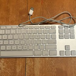 Genuine Apple A1243 Slim Wired Aluminum and White Keyboard 2x USB ports