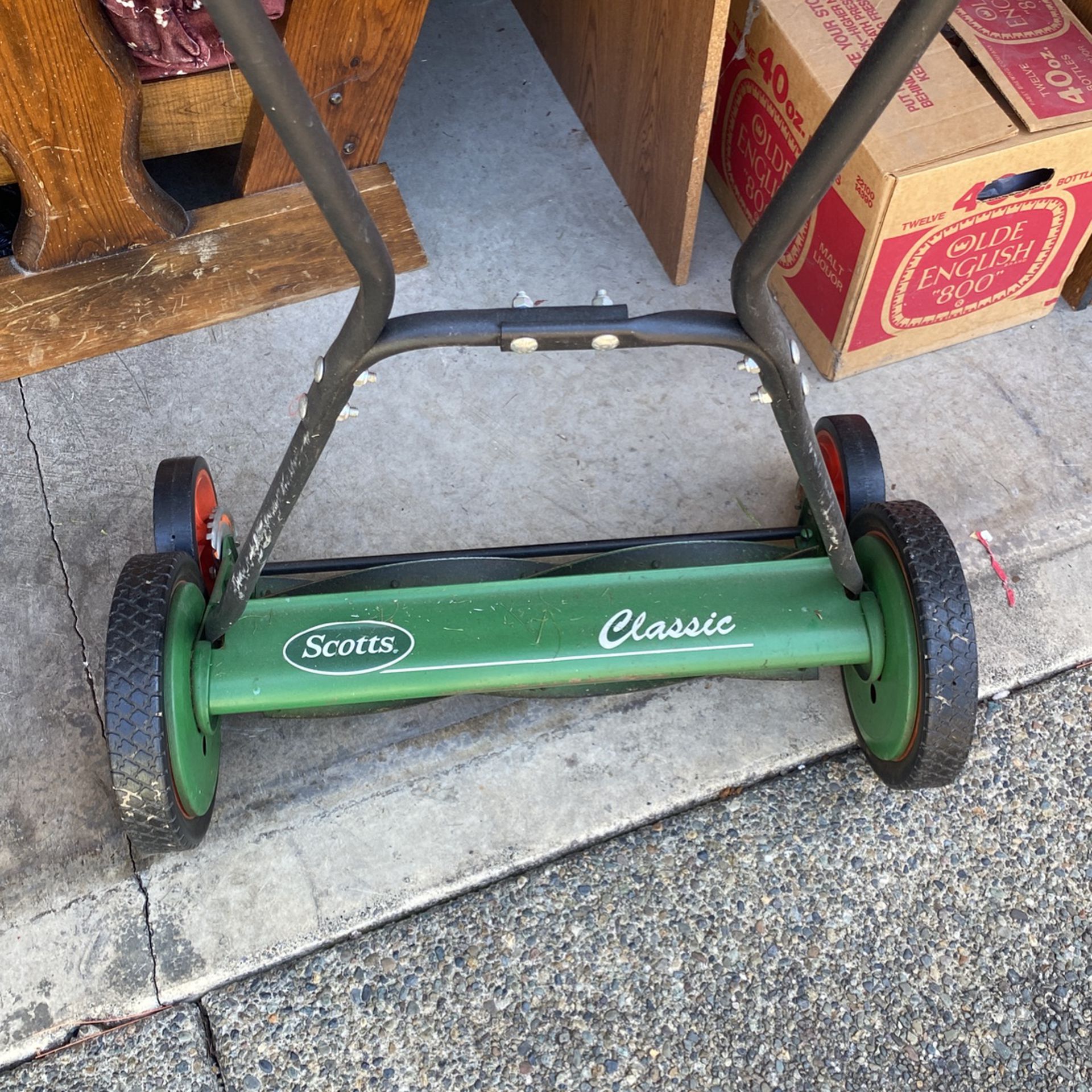 Scott’s Classic Lawn Mower