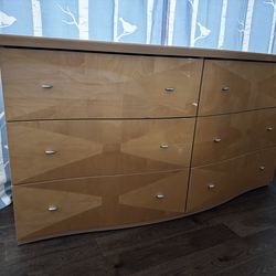 Dania bedroom dresser