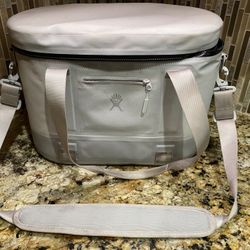 Hydro Flask 20 L Carry Out Soft Cooler