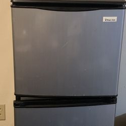 Magic Chef Refrigerator 