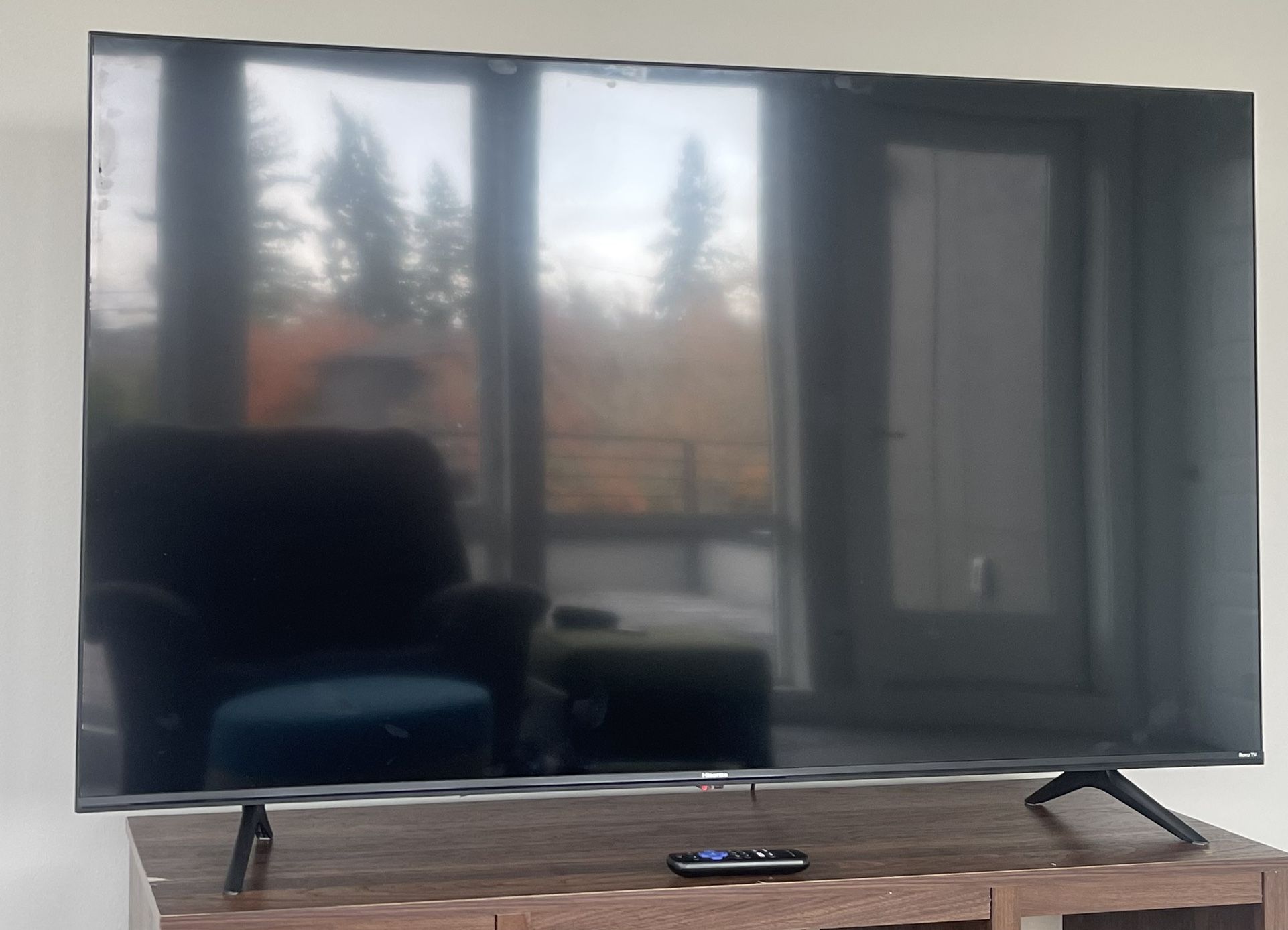 57” Hisense tv with stand