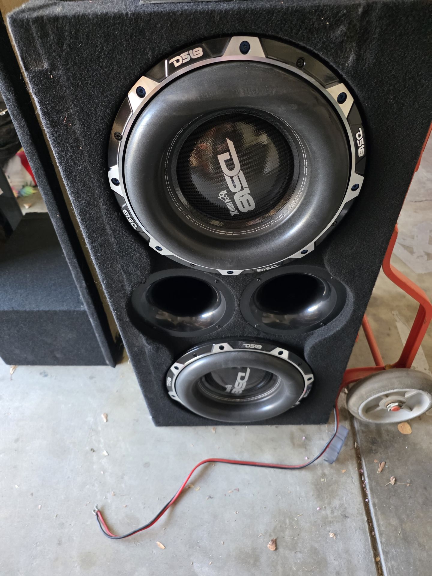 2 12 inch DS18 Hooligan subs, amp and battery